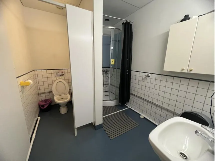 Office House Services 663 Helsinki Hostel